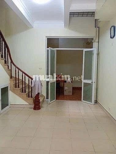 Cho thuê nhà 5 tầng để ở kết hợp làm văn phòng tại 27/111 Nguyễn Xiển