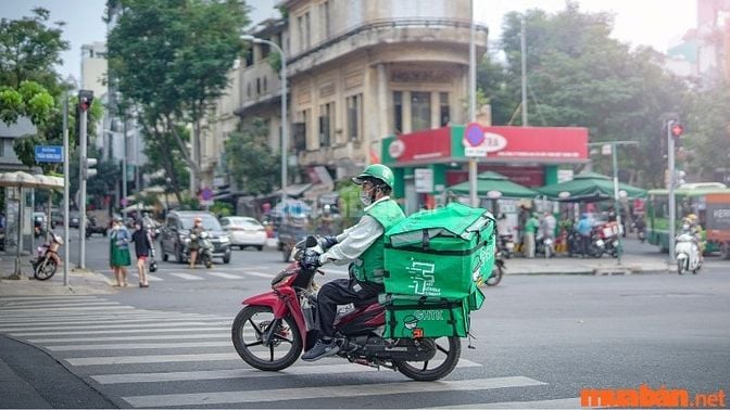 Nhân viên giao hàng