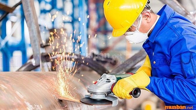 Công nhân cơ khí tại các khu công nghiệp