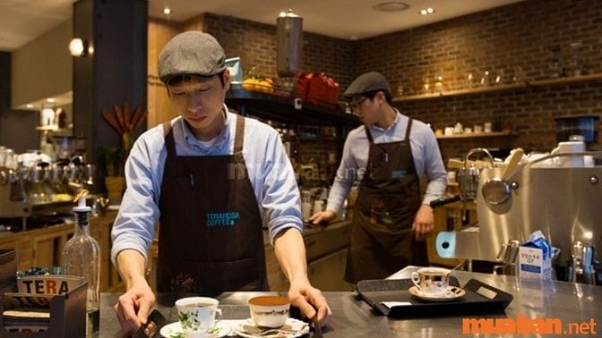 Nhân viên phục vụ thường là các công việc part time