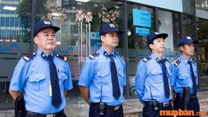 Việc làm bảo vệ được tuyển dụng rất nhiều ở các công ty, ngân hàng hay khu chung cư