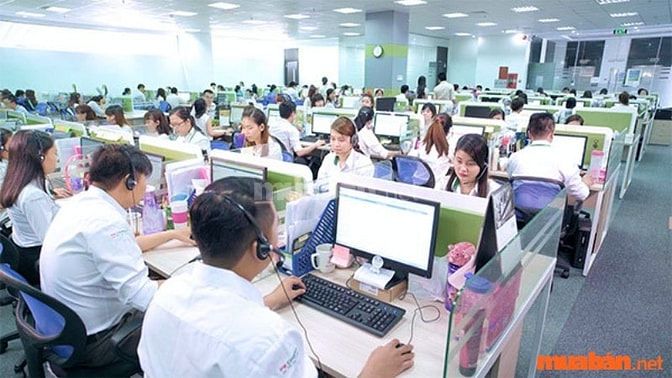 Nhân viên thu hồi nợ có trách nhiệm liên lạc với khách hàng, đàm phán, đưa ra các giải pháp thanh toán