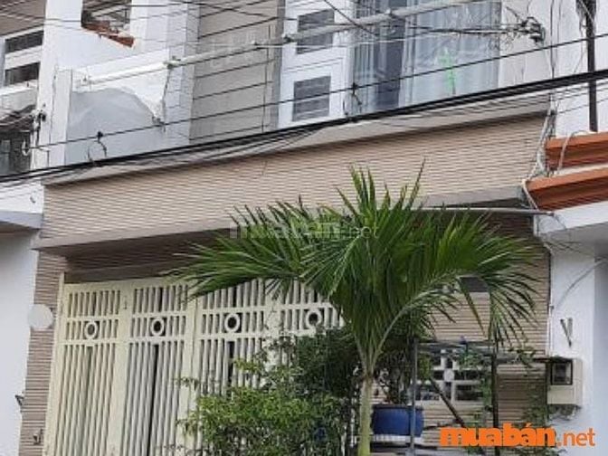 Nhà Bình Chánh rộng rãi với mức giá tốt