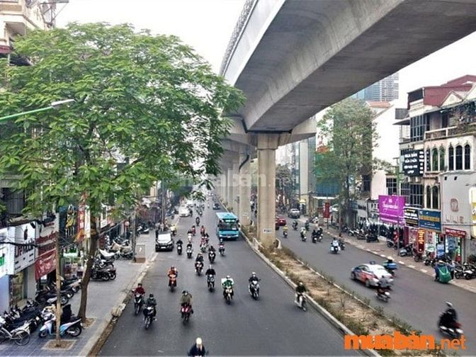 Hồ Tùng Mậu là tuyến đường quan trọng của Quận Cầu Giấy