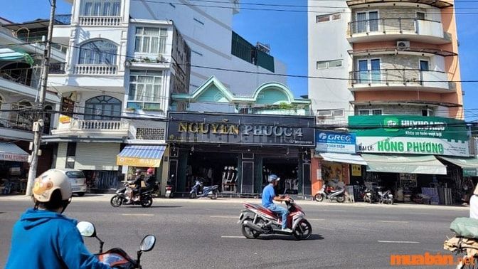  Hình 3: Nhà mặt tiền tại quận 6