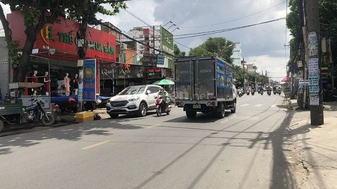  Hình 1: Hệ thống giao thông ở đường Phan Huy Ích 