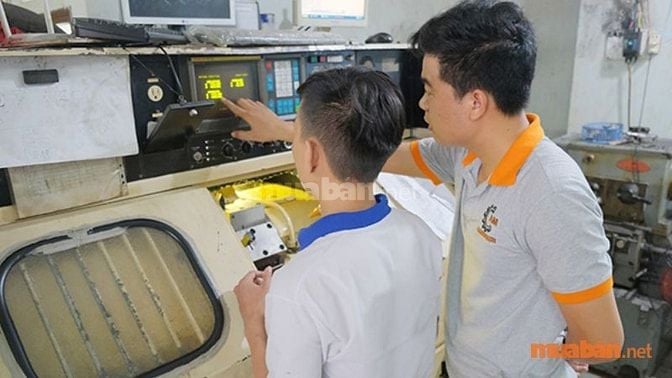 Lập trình, thiết lập và vận hành máy tiện CNC