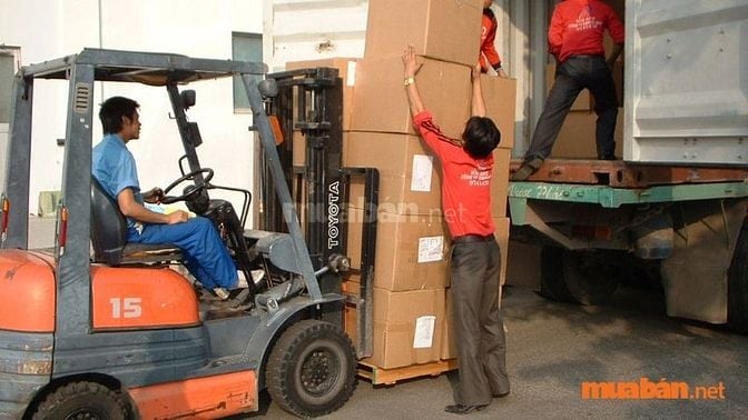 Giữ thái độ nghiêm túc với công việc khi làm bốc xếp