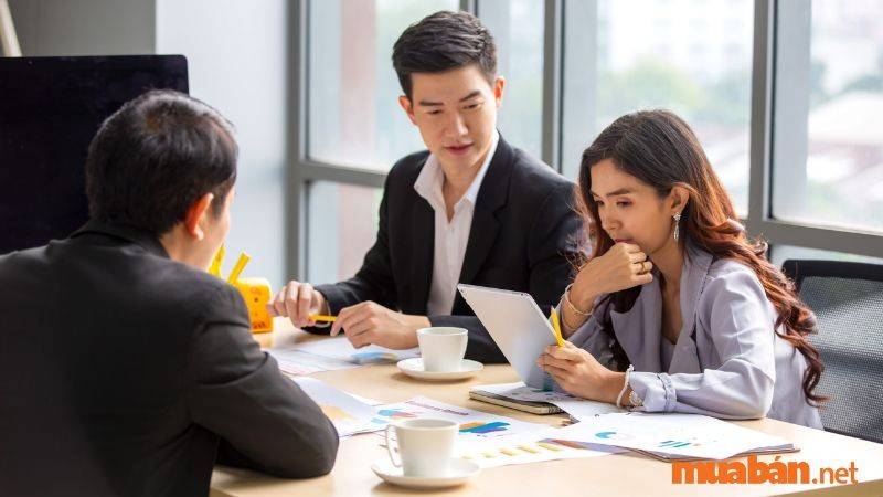 Thu nhập Sale Admin bao gồm lương cố định và hoa hồng theo doanh số