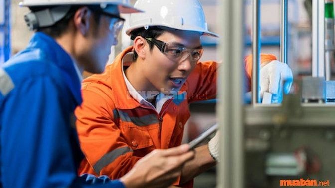 Nhân viên cơ khí cần phải biết sử dụng hàn, máy tiện để làm việc