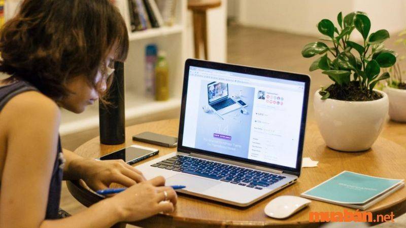 Nhân viên sale online thường làm việc tại nhà