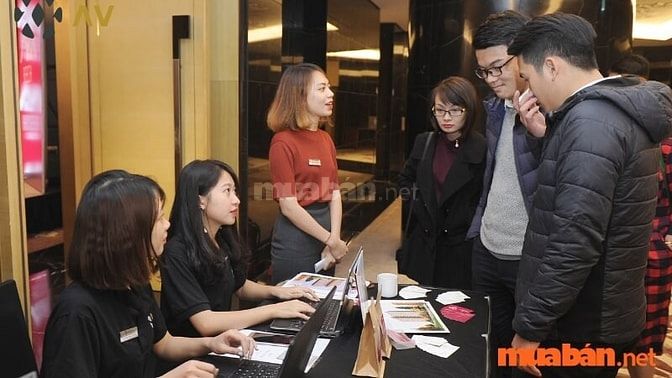 Công việc PG được xem là một trong những công việc tuyển dụng phổ biến tại đường Cộng Hòa