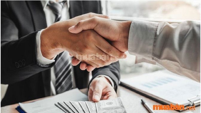 Vấn đề lương thưởng cần được ghi rõ trong hợp đồng lao động
