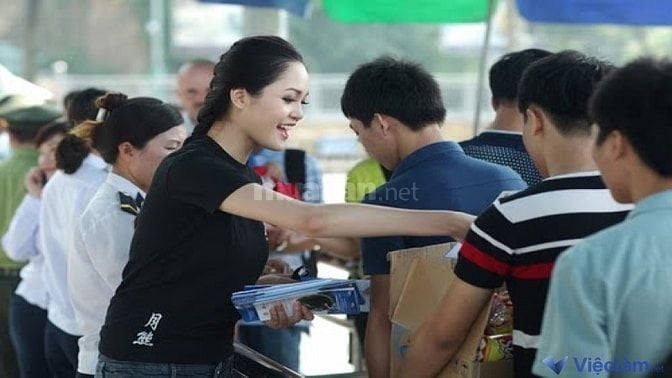  Nhân viên phát tờ rơi trả lương theo giờ