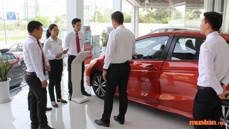 Sale ô tô cần có kỹ năng giao tiếp tốt với khách hàng