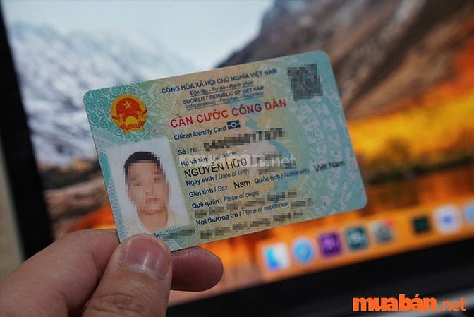 Không giao giấy tờ gốc cho nhà tuyển dụng
