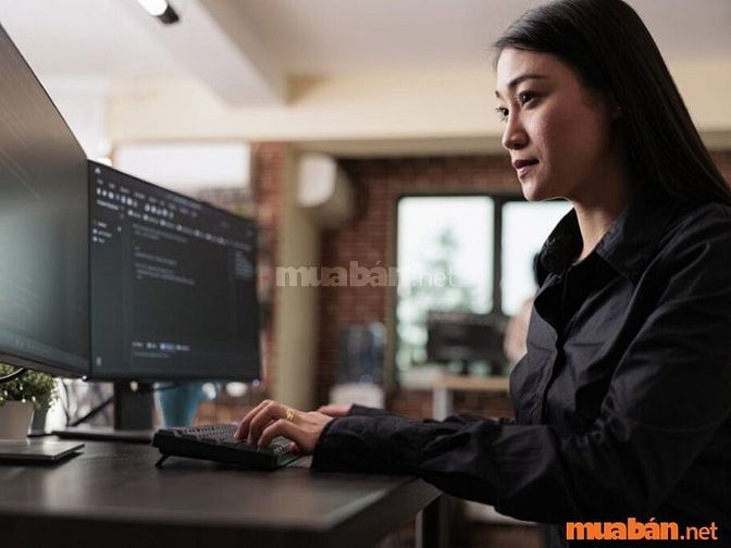 Nhân viên tư vấn là người trực tiếp tiếp xúc và tạo ấn tượng ban đầu với khách hàng