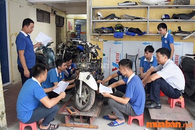 Sửa chữa xe là một trong những ngành nghề được nhiều người lao động quan tâm