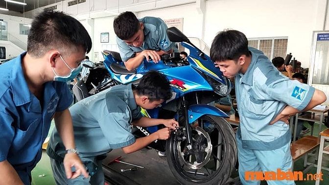 Ham học hỏi và chủ động trong công việc sẽ giúp bạn trau dồi kỹ năng và kiến thức tốt hơn