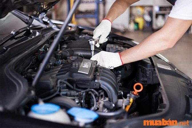 Học việc sửa xe ô tô là một trong những ngành được nhiều người lao động lựa chọn