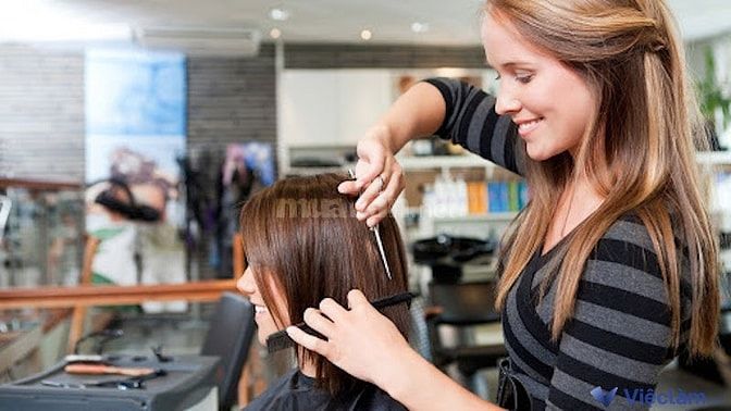  Thợ cắt tóc cũng cần rèn luyện kỹ năng giao tiếp, tư vấn khéo léo