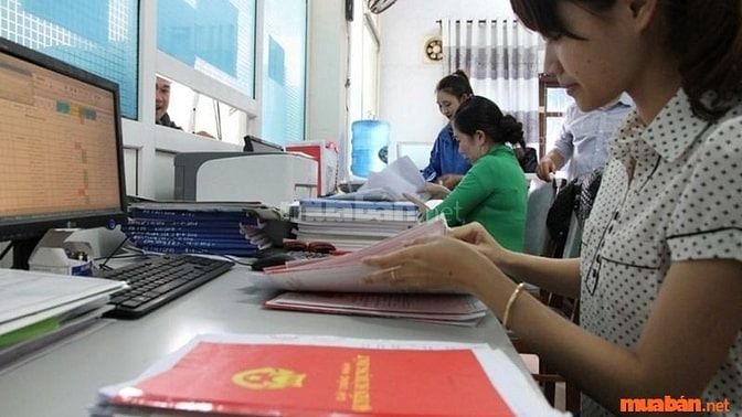 Nên đến các cơ quan có thẩm quyền để xác định giấy tờ có hợp lệ không