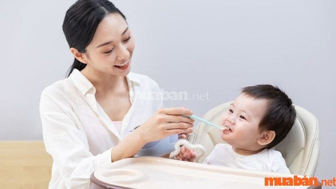 Người giữ em bé cần phải yêu thích trẻ nhỏ