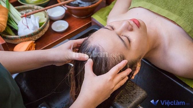  Thợ gội đầu có thể massage mặt và đầu cho khách