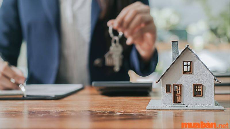 Cần tham khảo giá nhà trong khu vực trước khi mua