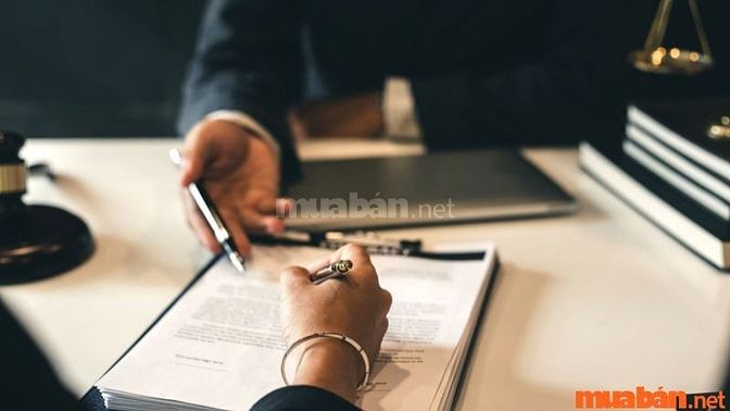 Đọc kỹ hợp đồng trước khi ký