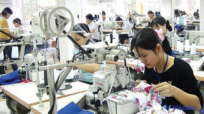 Công nhân may là việc làm phổ biến tại Thuận An