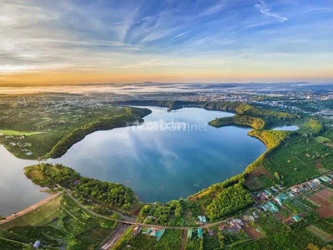 Pleiku là một thành phố du lịch nổi tiếng khu vực Tây Nguyên