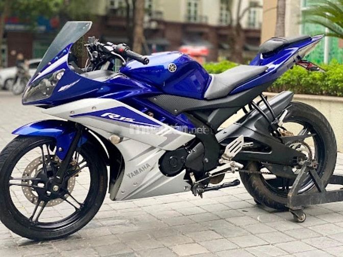 Giá xe R15 V2 cũ hiện nay trên thị trường