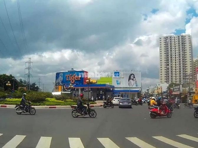 Vị trí địa lý thuận lợi