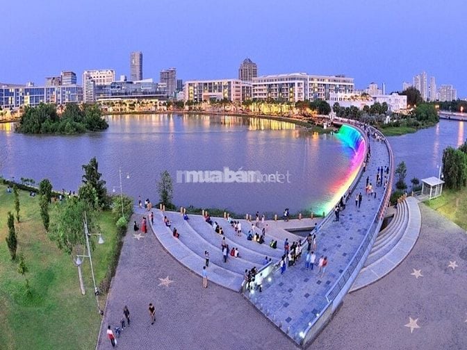 Cơ sở hạ tầng hiện đại và không gian xanh tại Quận 7