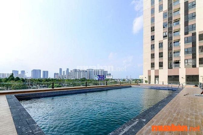 Centana sở hữu bể bơi ngoài trời và nhiều tiện ích nội khu khác