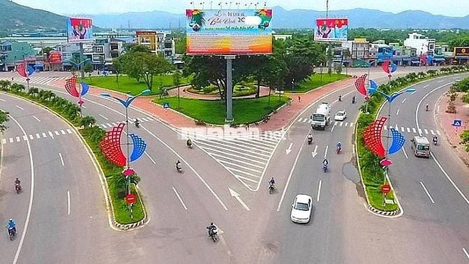  Hạ tầng giao thông được đầu tư phát triển thuận lợi cho việc di chuyển
