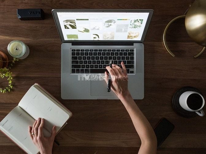 Tìm kiếm thông tin về công ty, môi trường làm việc trước khi ứng tuyển