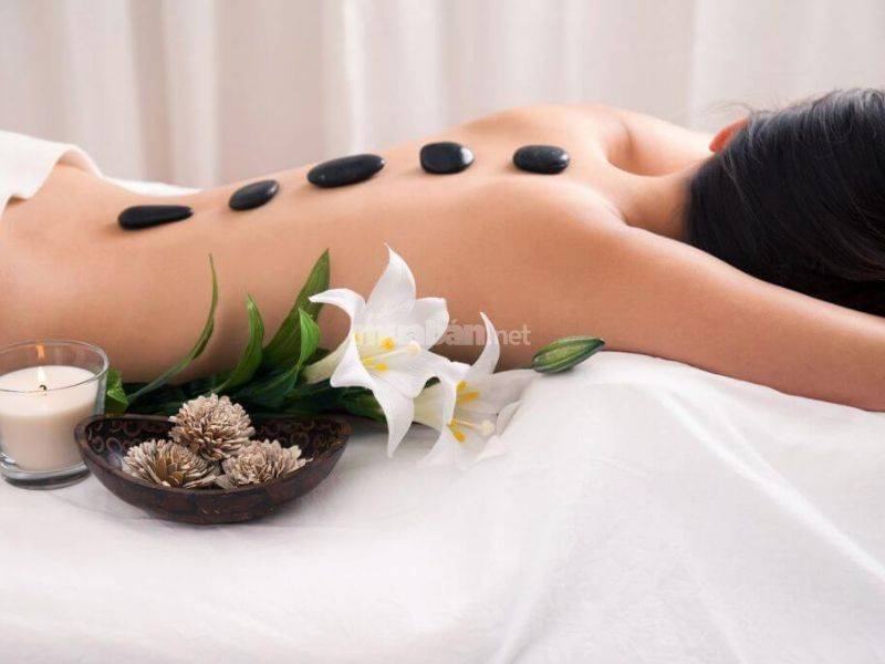 Massage đá nóng