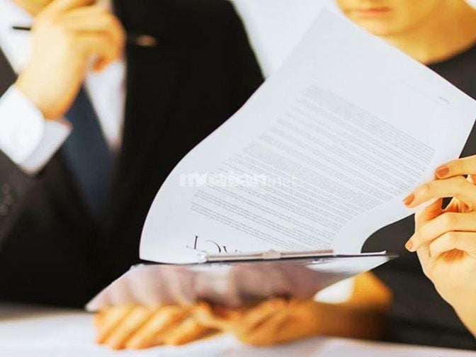 Đọc kỹ và nắm rõ các điều khoản hợp đồng.