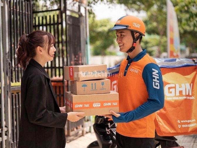 Nhân viên giao hàng