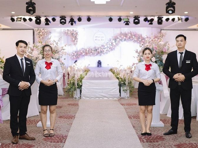 Nhân viên phục vụ tiệc cưới làm việc cuối tuần 