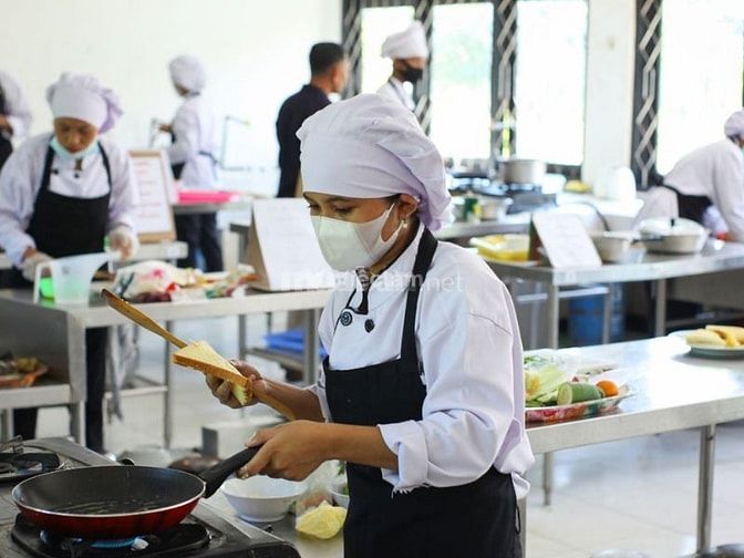 Nhân viên phụ bếp 