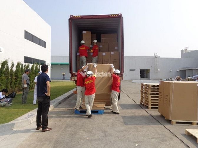 Công nhân bốc xếp