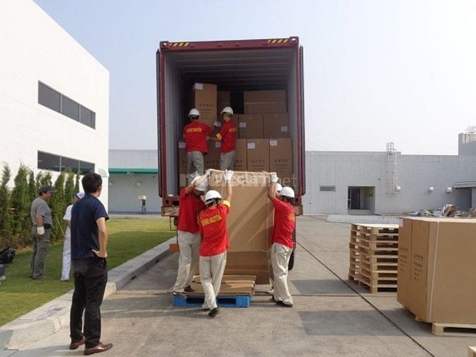 Nhân viên bốc xếp hàng hóa luôn khát nhân lực tại Tiền Giang