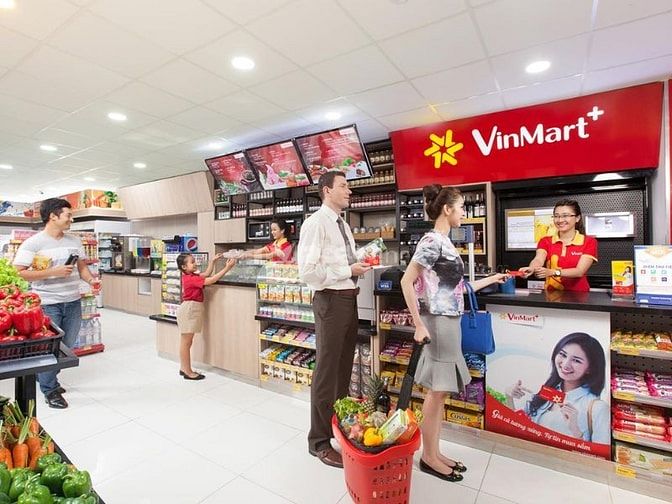 Nhân viên của hàng tiện lợi tại cần thơ 