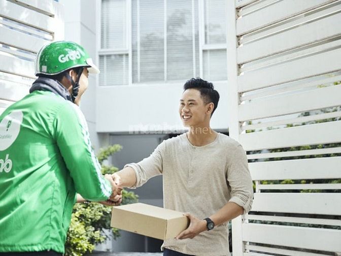 Shipper giao hàng vào cuối tuần 