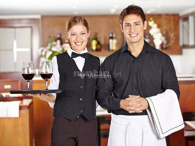 Nhân viên phục vụ là người nhanh nhẹn, tháo vát, thân thiện với khách hàng
