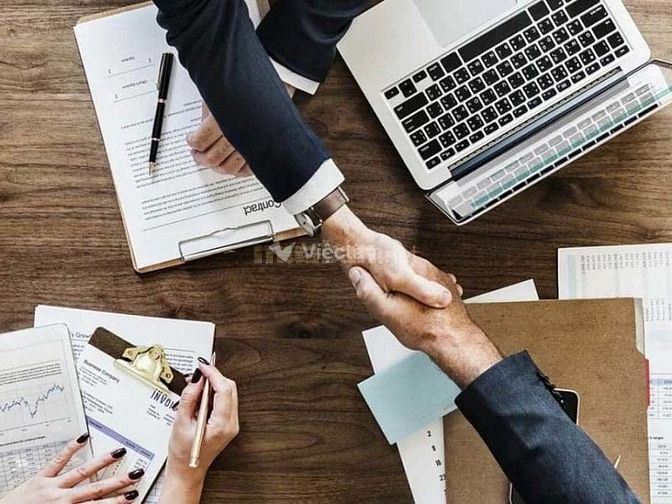 Luôn đọc thật kỹ và nắm rõ các điều khoản trong hợp đồng 
