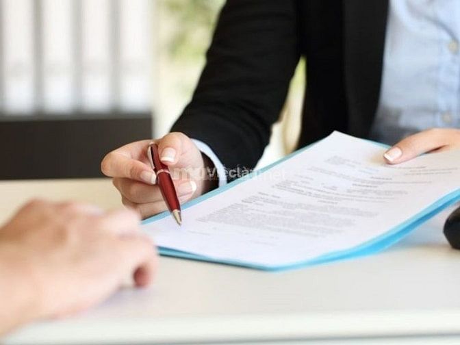 Xem các thông tin, điều khoản trong hợp đồng trước khi ký kết